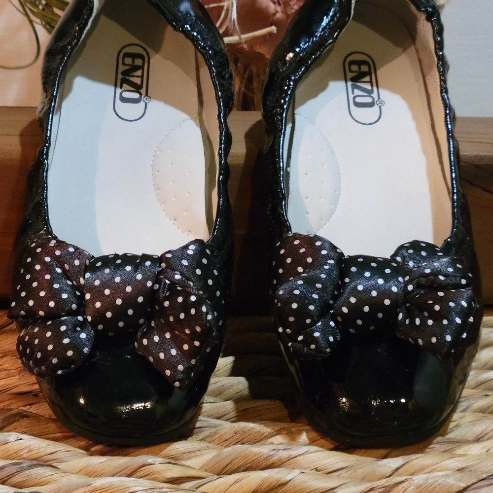 Vintage Enzo Puffy Bow Patent Leather Shoes